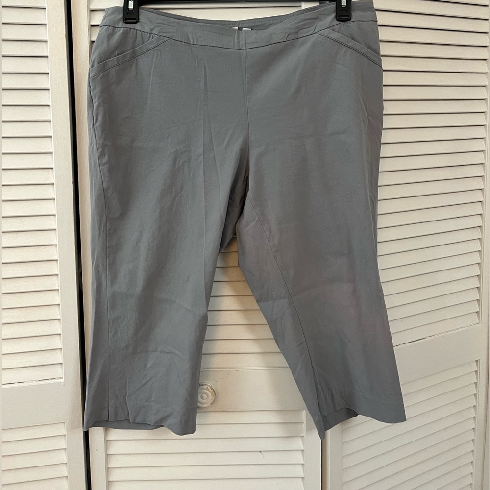 Grey capris